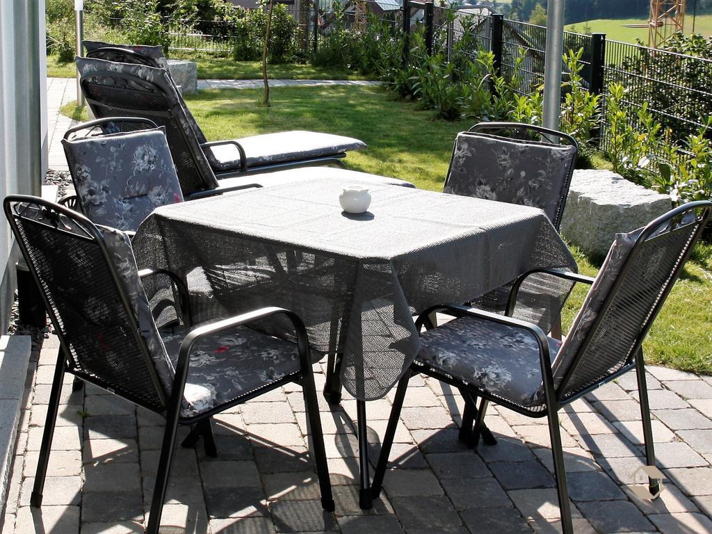 Kuckucksnest Apartment Unterkirnach Ruang foto